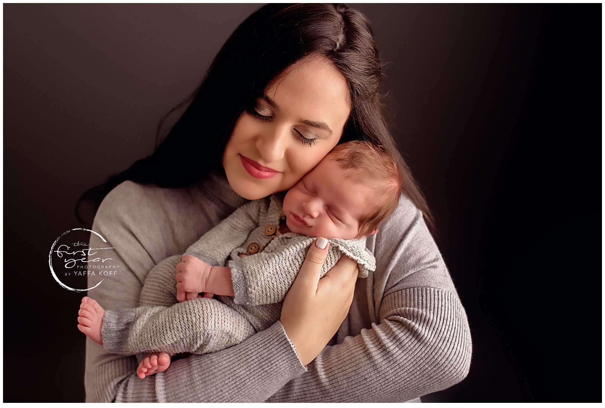 Newborn and mother portrait in Maryland by Yaffa Koff Photography.